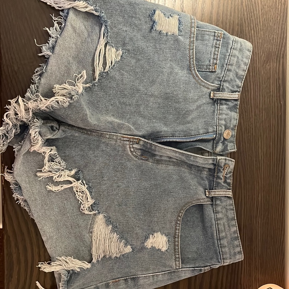 Never worn, Jean shorts, Medium wash, distressed